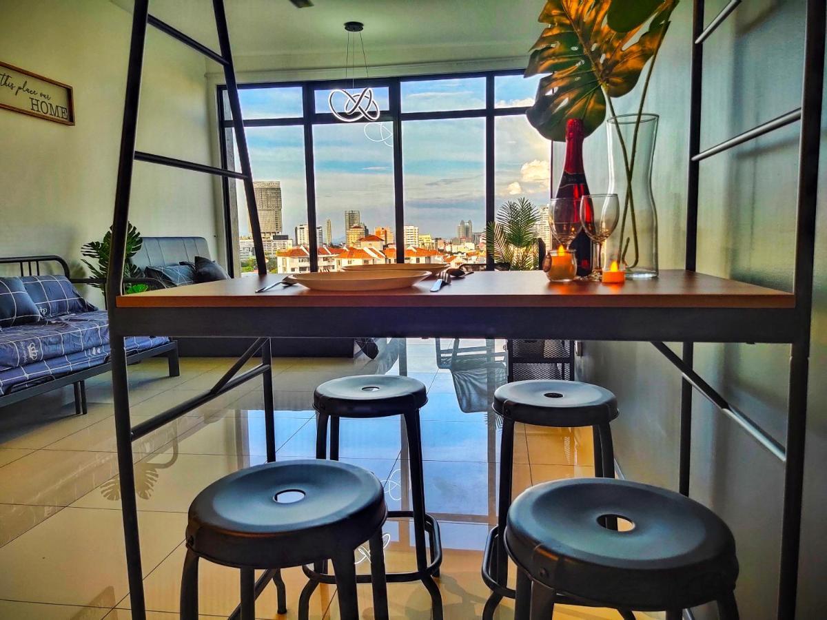 Beacon Executive Suite At Georgetown For 10Pax And 2 Bed Room Exterior photo
