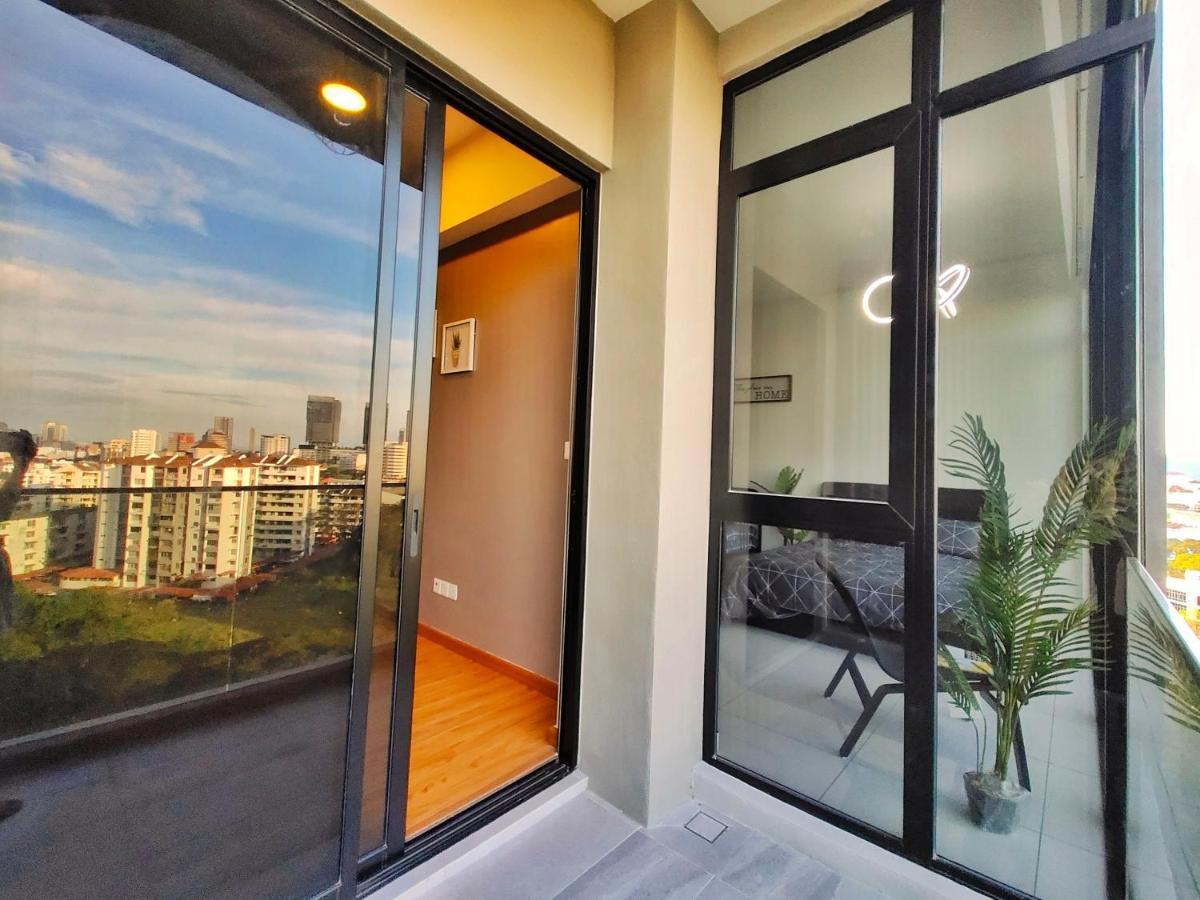 Beacon Executive Suite At Georgetown For 10Pax And 2 Bed Room Exterior photo